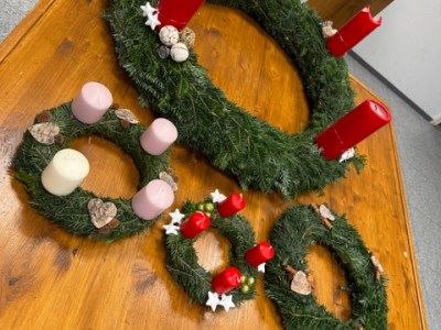Adventkranz binden